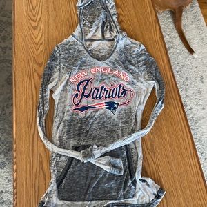 New England patriots thin sweatshirt size M